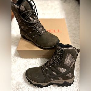 Merrell Moab Timber Men size 9 (43 Eur) BRAND NEW- waterproof/slip&oil resistent